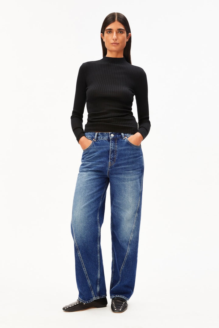 ALAANIA Knit Sweater