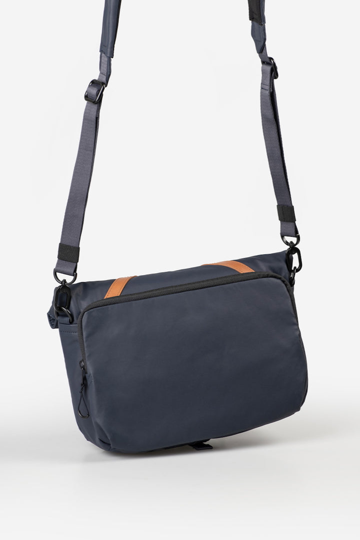 TAKAHASHI RE Umhängetasche