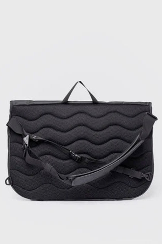 STREAM Messenger black