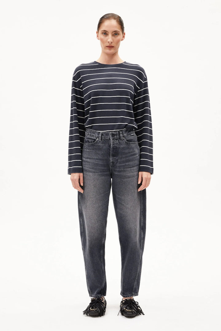 MARYNAA Fine Stripe dark steel oatmilk