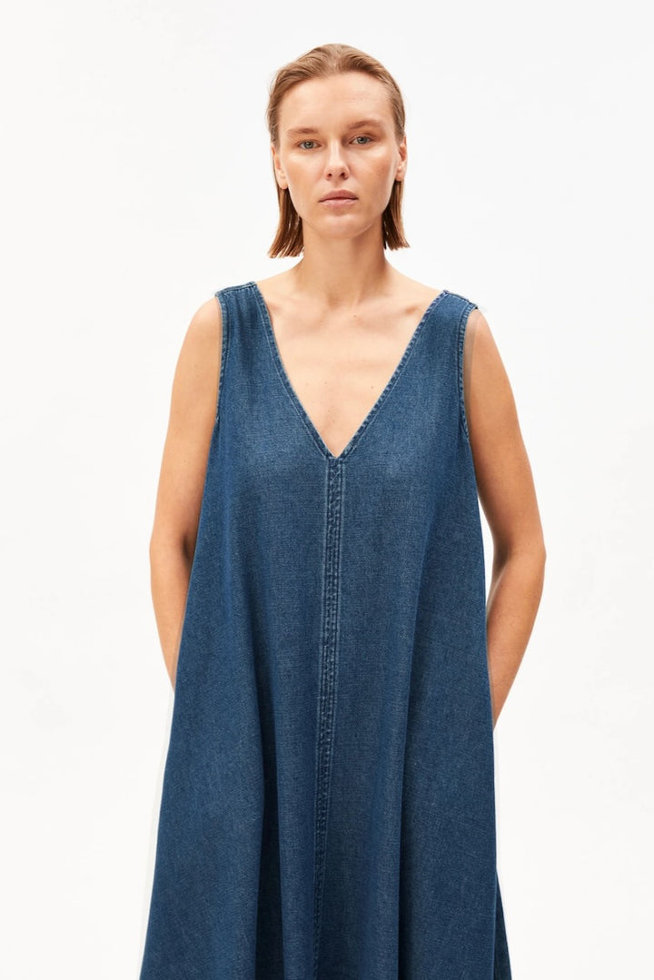 DENIM V-Neck Midi Dress eau
