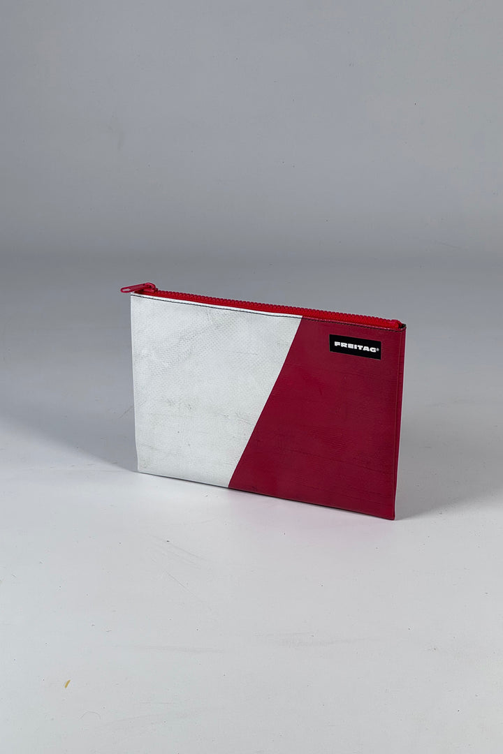 CHUCK F07 Pouch M