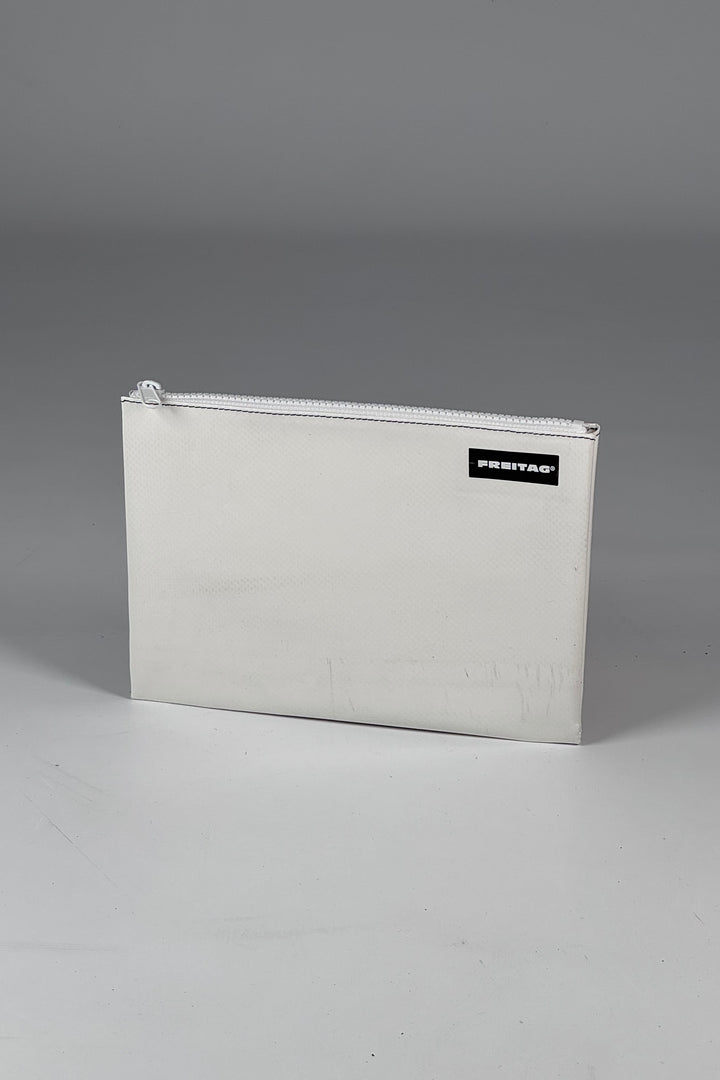 CHUCK F07 Pouch M