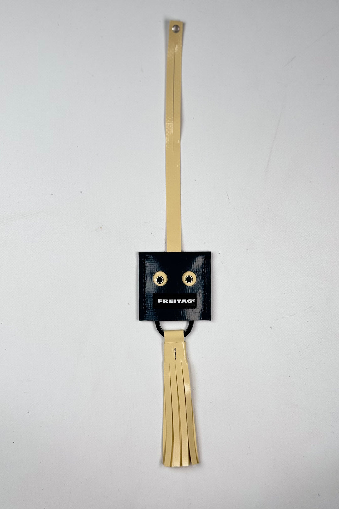 FACE F212 Anhänger