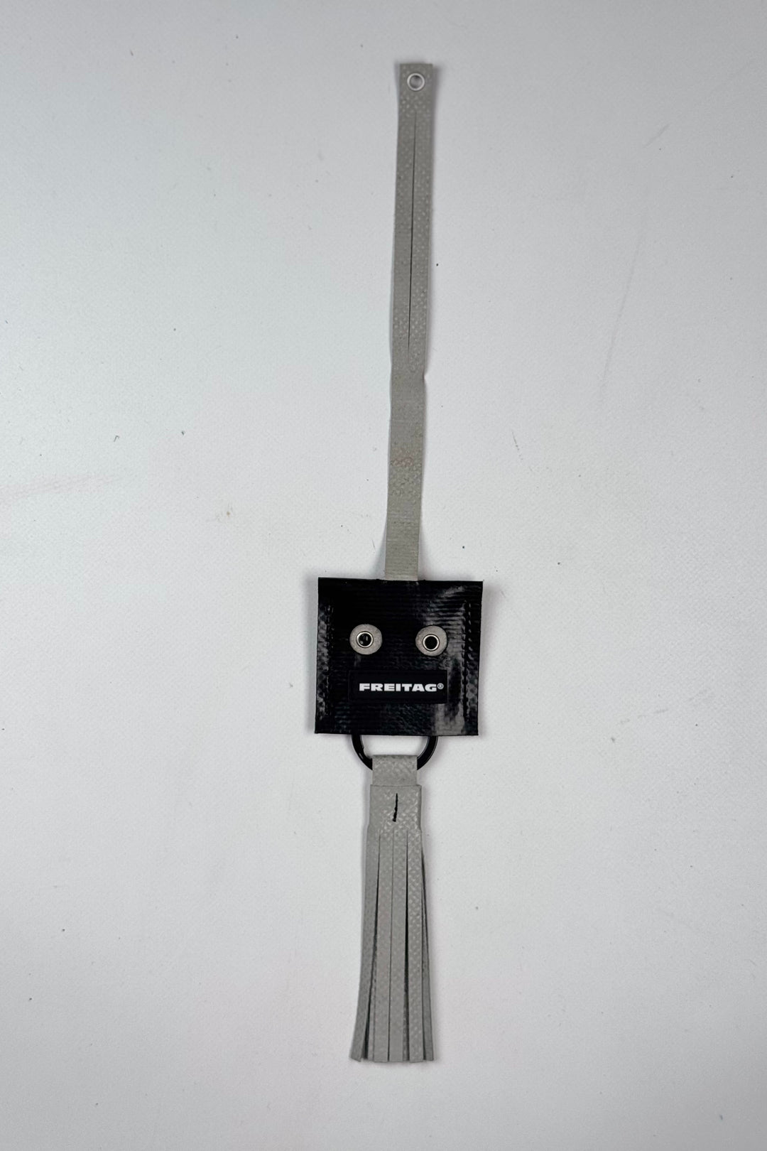 FACE F212 Anhänger