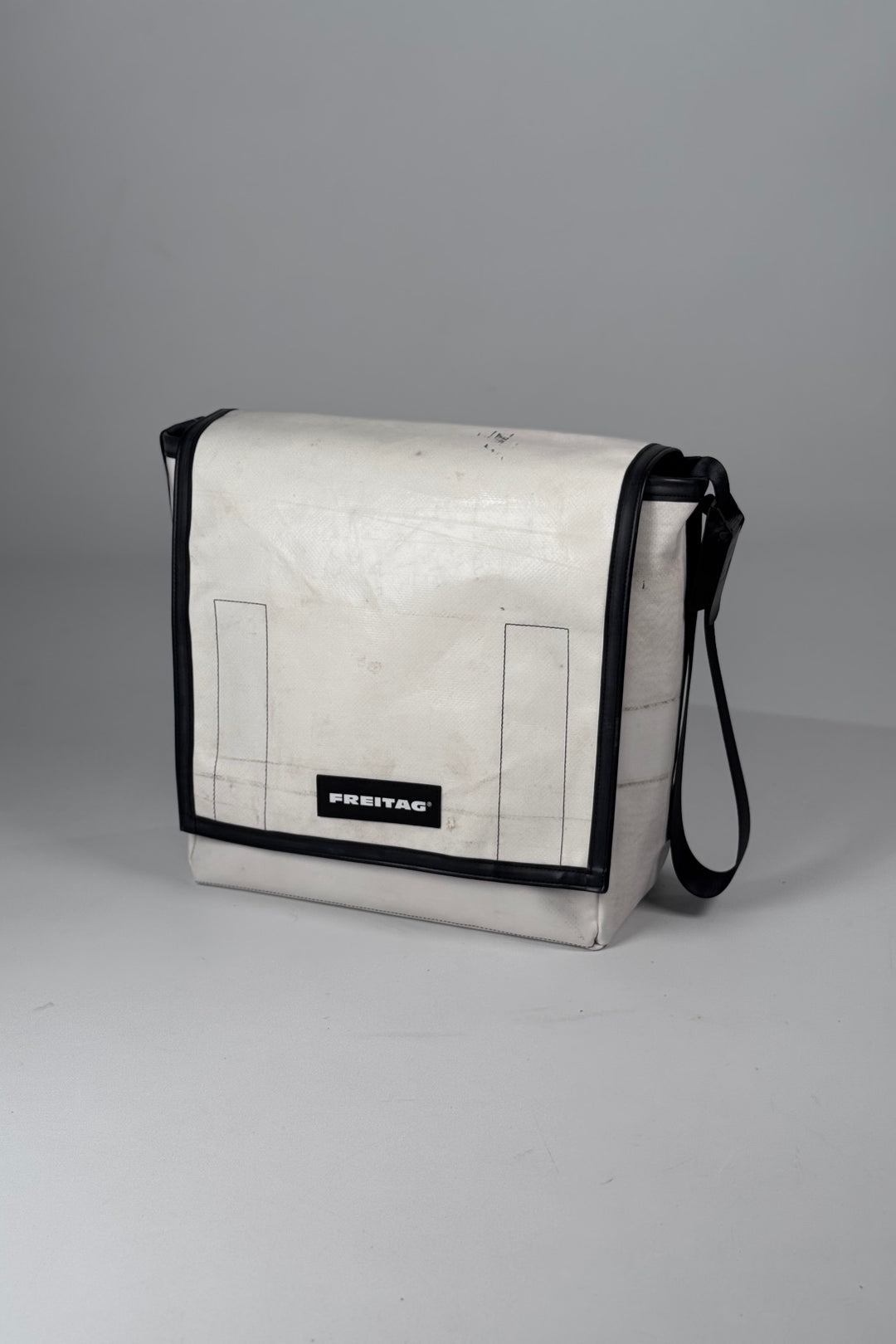 NIGHTCLUB F21 Messenger Classic DJ