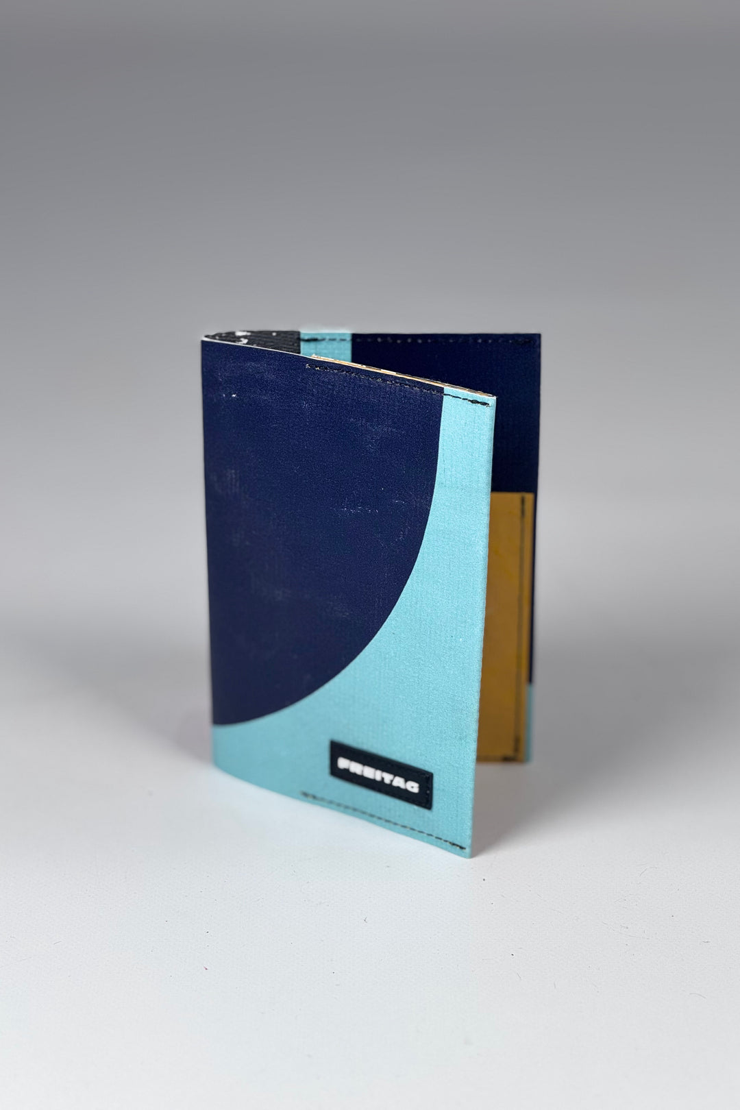 EXPLORER F243 2-in-1 Sleeve