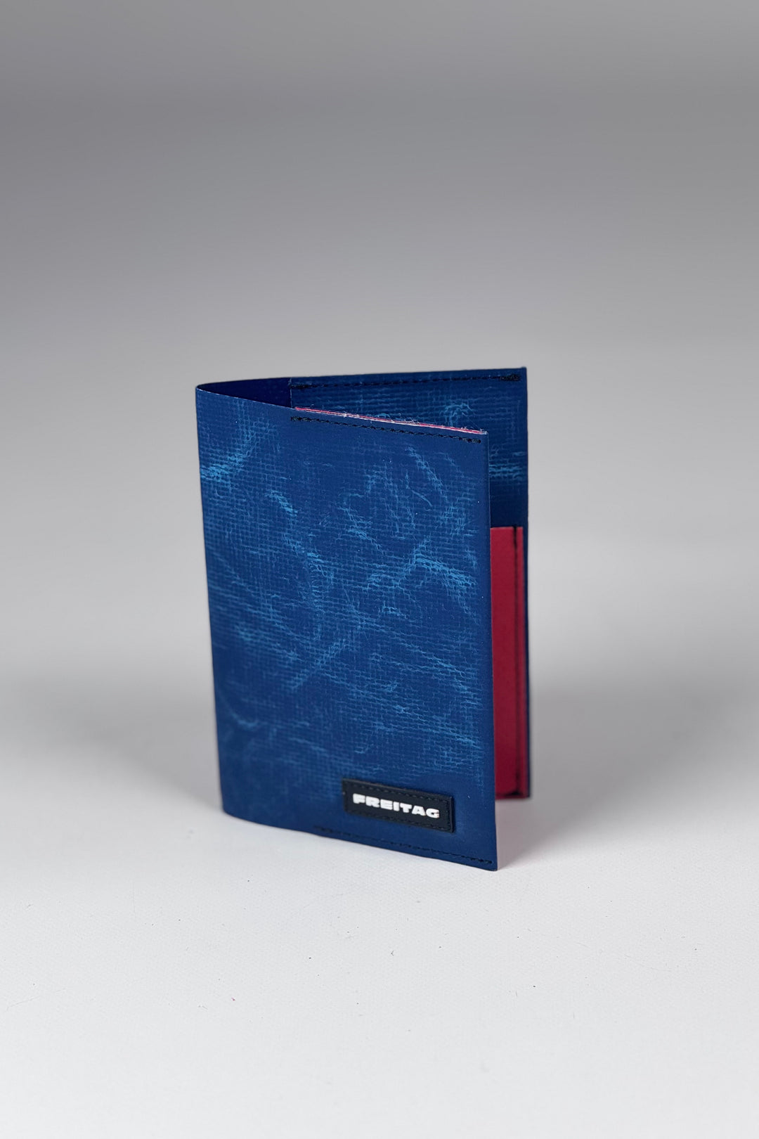 EXPLORER F243 2-in-1 Sleeve