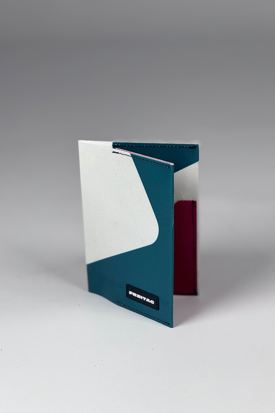 EXPLORER F243 2-in-1 Sleeve