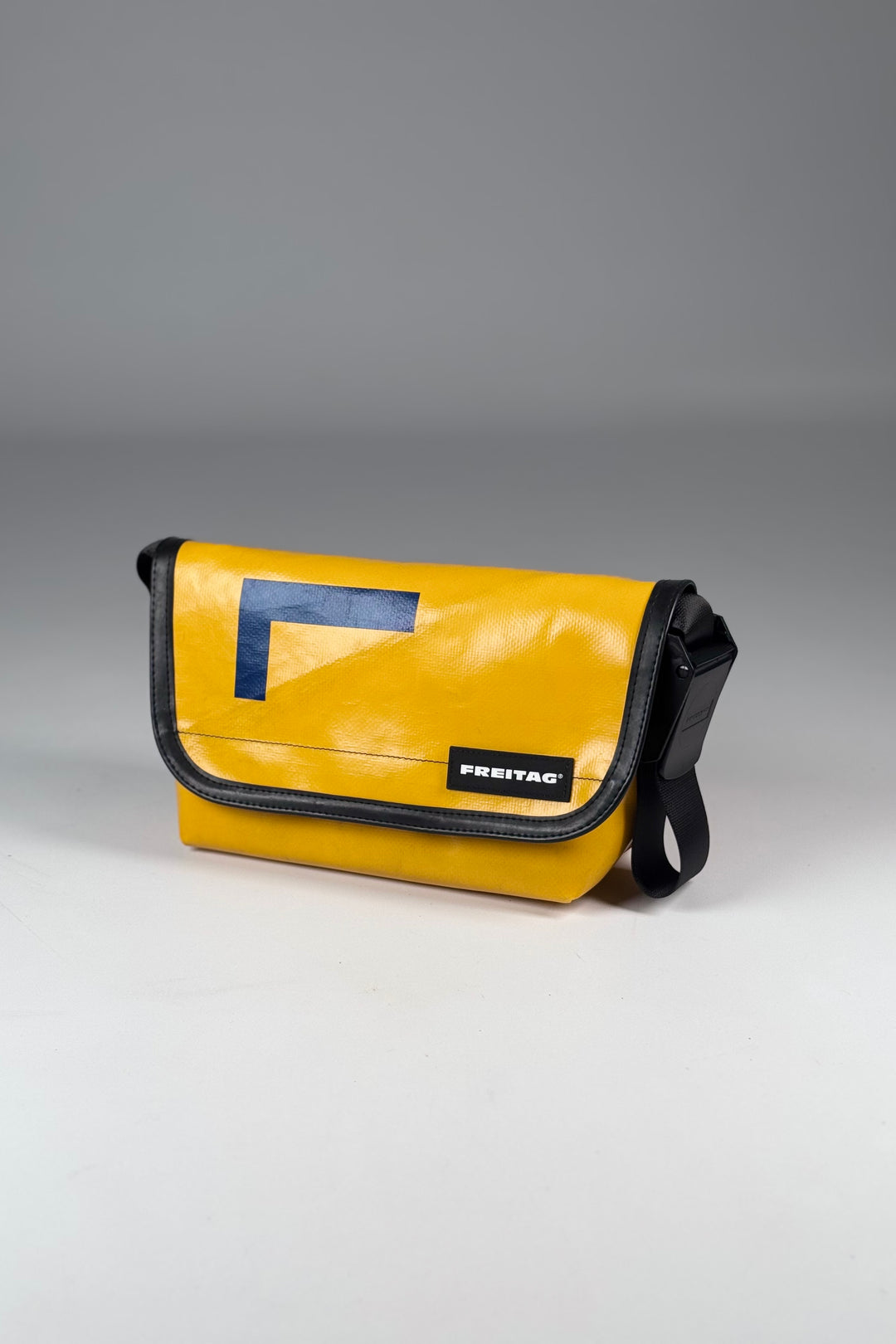 HAWAII FIVE-O F41 Messenger Bag extra small