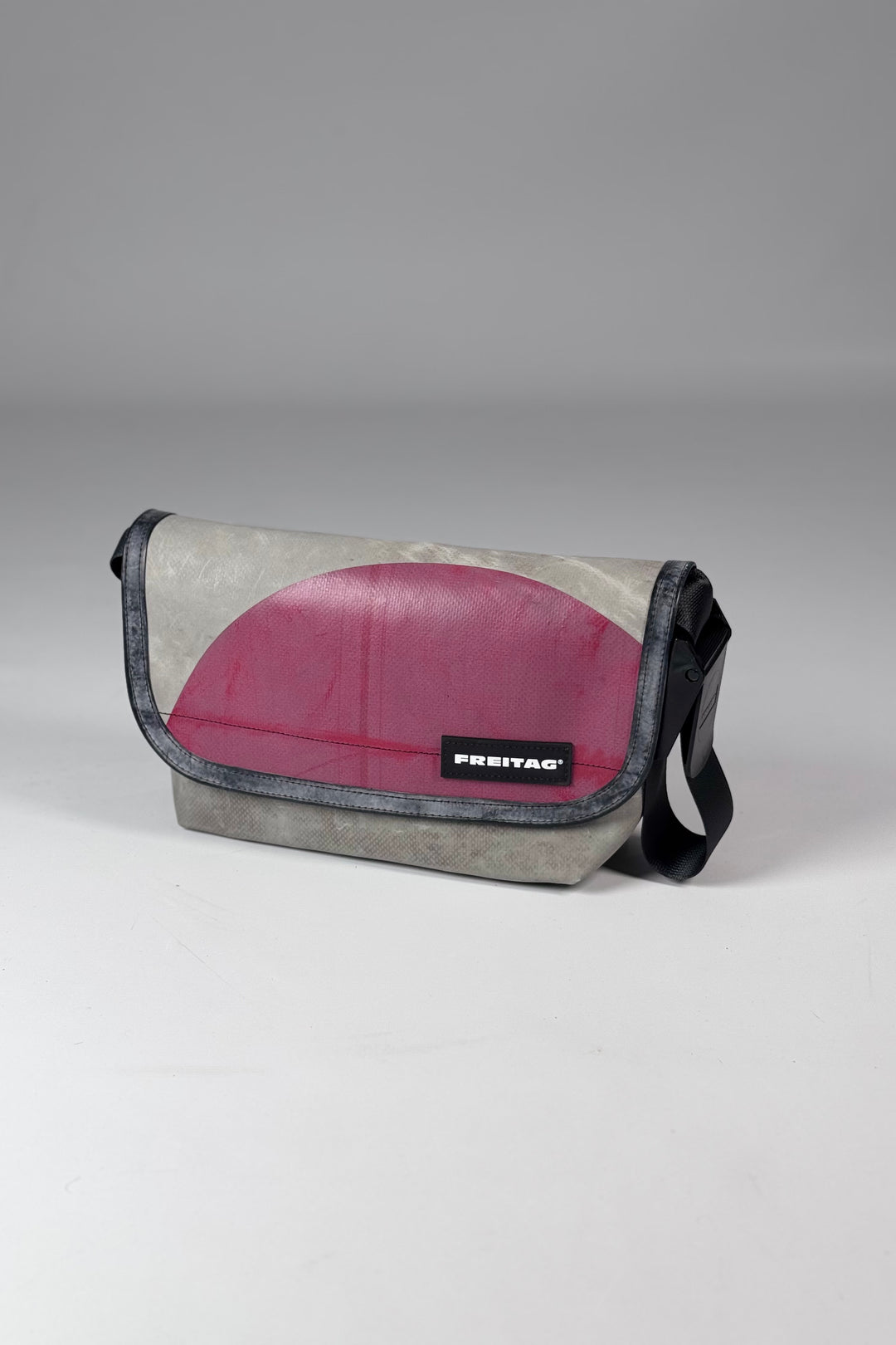 HAWAII FIVE-O F41 Messenger Bag extra small