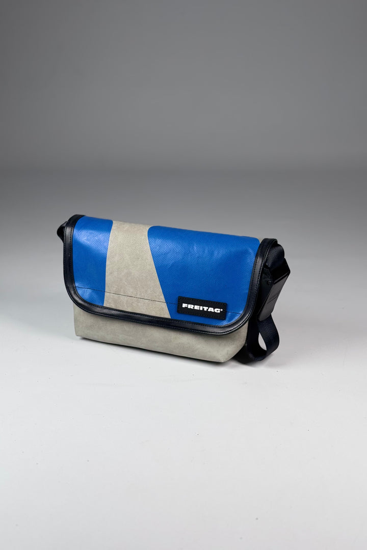 HAWAII FIVE-O F41 Messenger Bag extra small