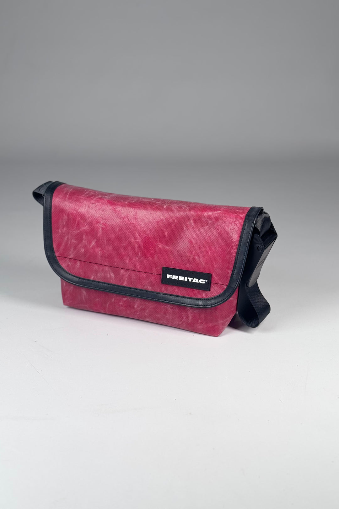 HAWAII FIVE-O F41 Messenger Bag extra small