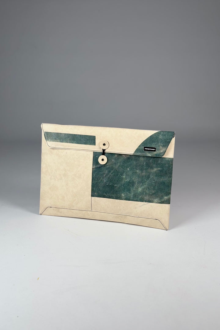 F421 SLEEVE for Laptop 15"