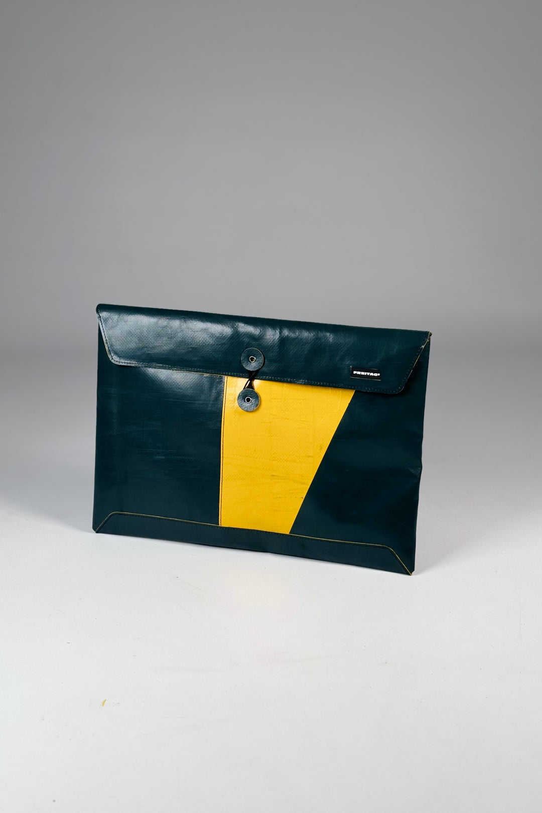 F421 SLEEVE for Laptop 15"