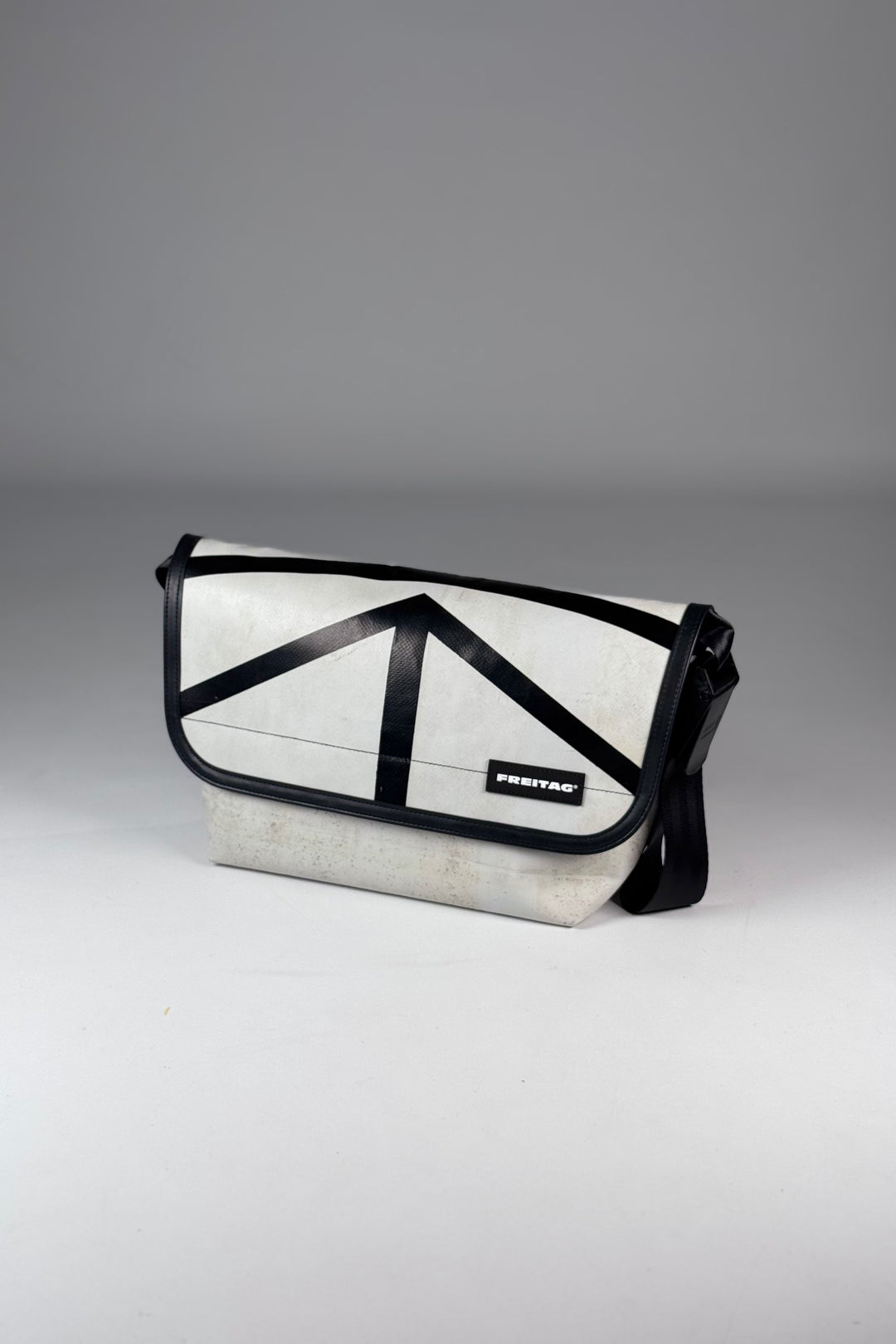 SURFSIDE 6 F42 Messenger