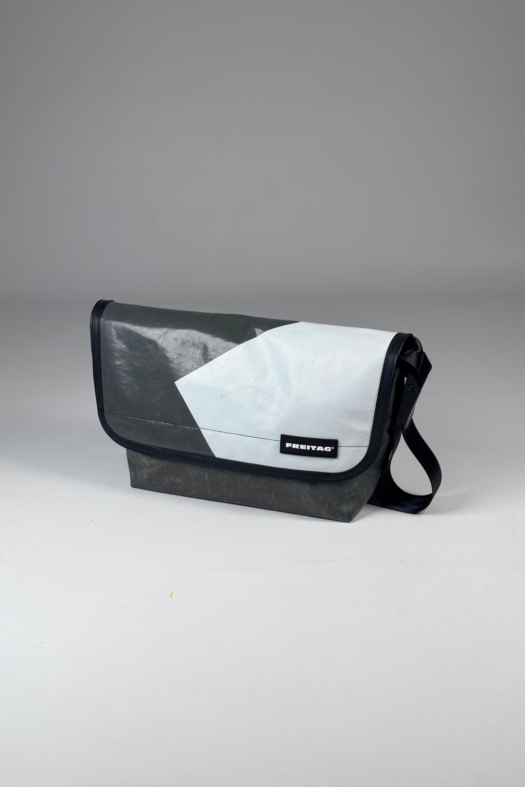SURFSIDE 6 F42 Messenger