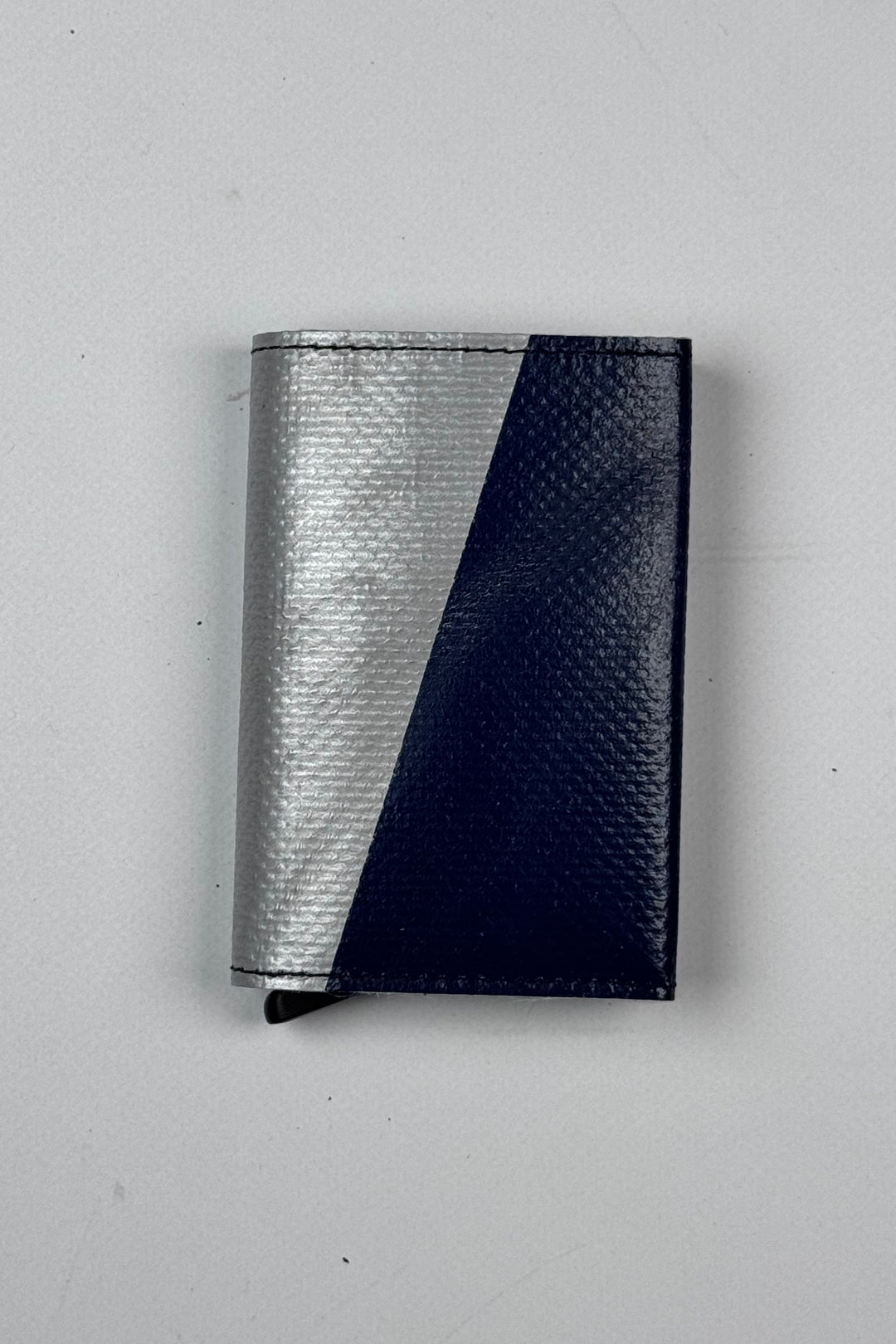 SECRID X FREITAG F705