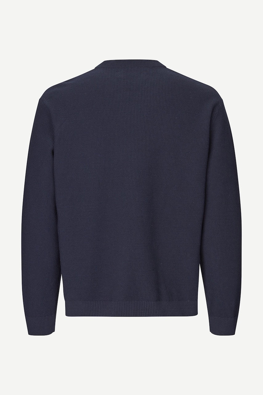 SAKLAS V-Neck salute