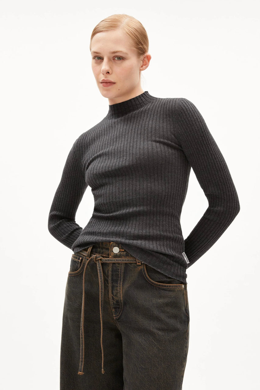 ALAANIA Knit Sweater