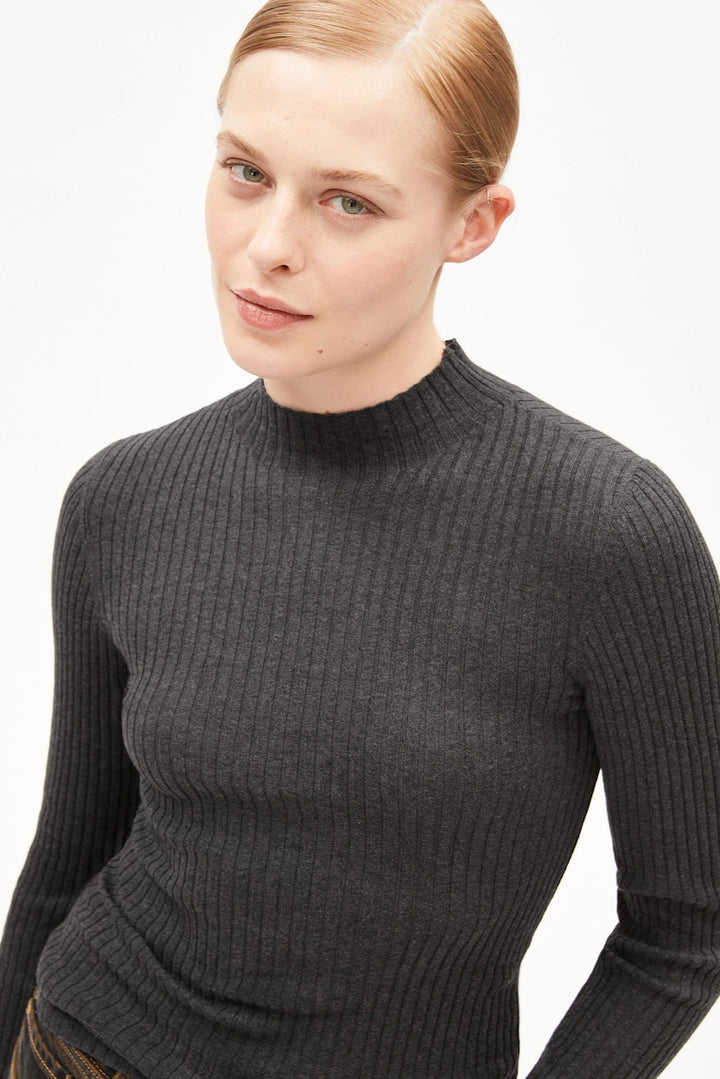 ALAANIA Knit Sweater