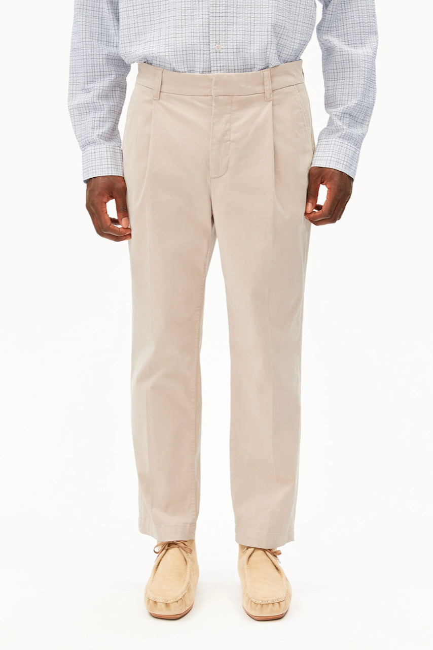 TAAMIR Pleated Chino Pant