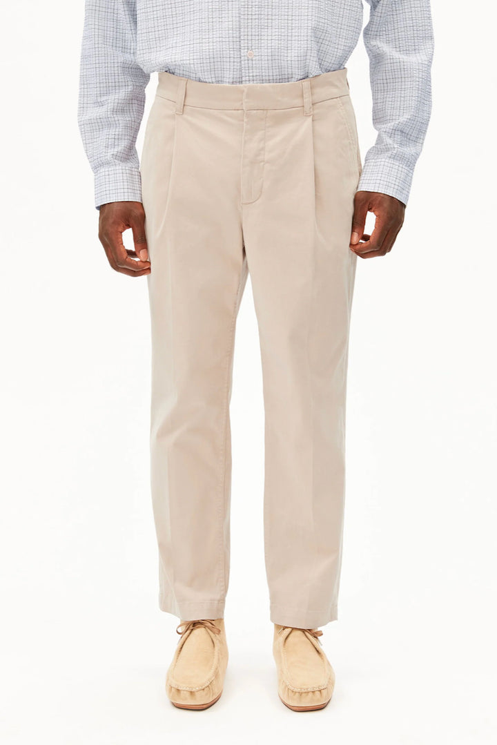 TAAMIR Pleated Chino Pant