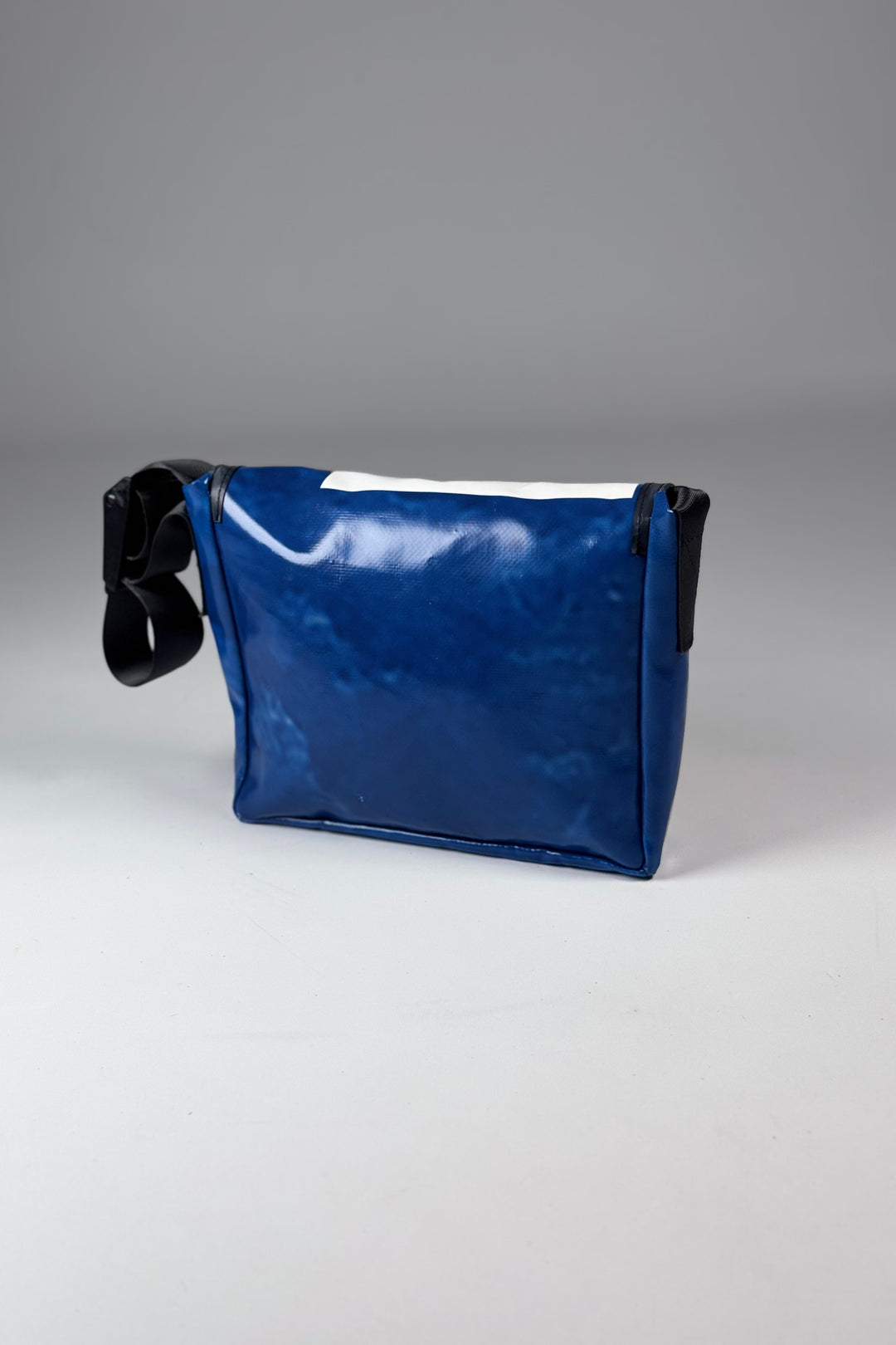 LASSIE F11 Messenger Classic S