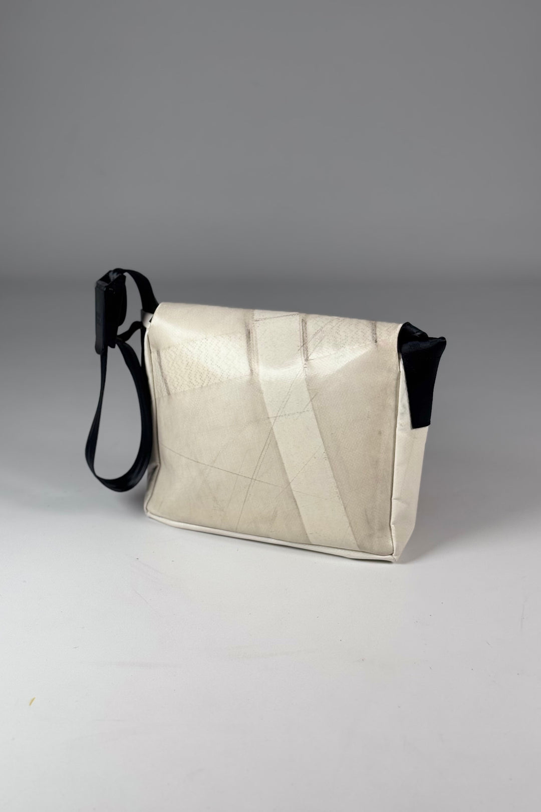 LASSIE F11 Messenger Classic S