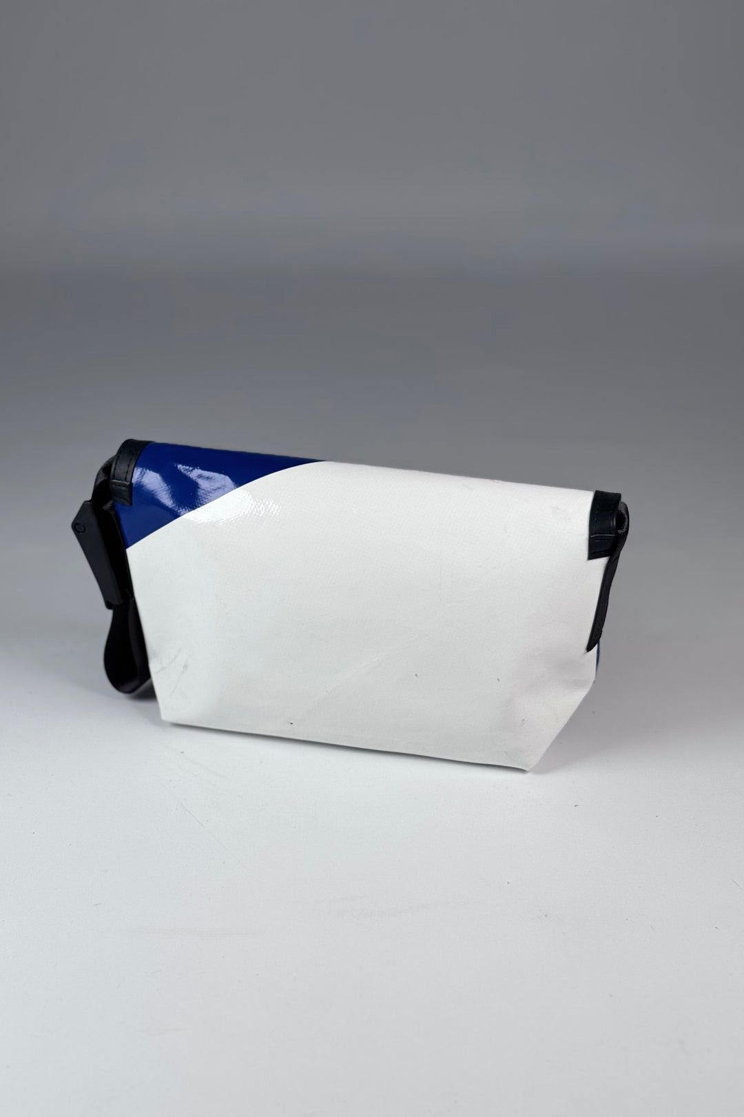 HAWAII FIVE-O F41 Messenger Bag extra small