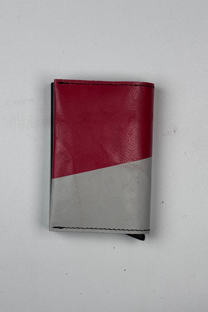 SECRID X FREITAG F705