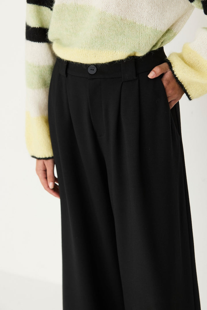 NIA Trouser