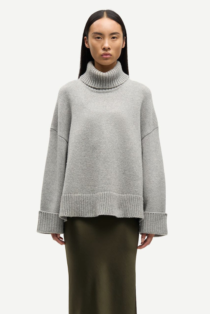 SAKEIKU Turtleneck