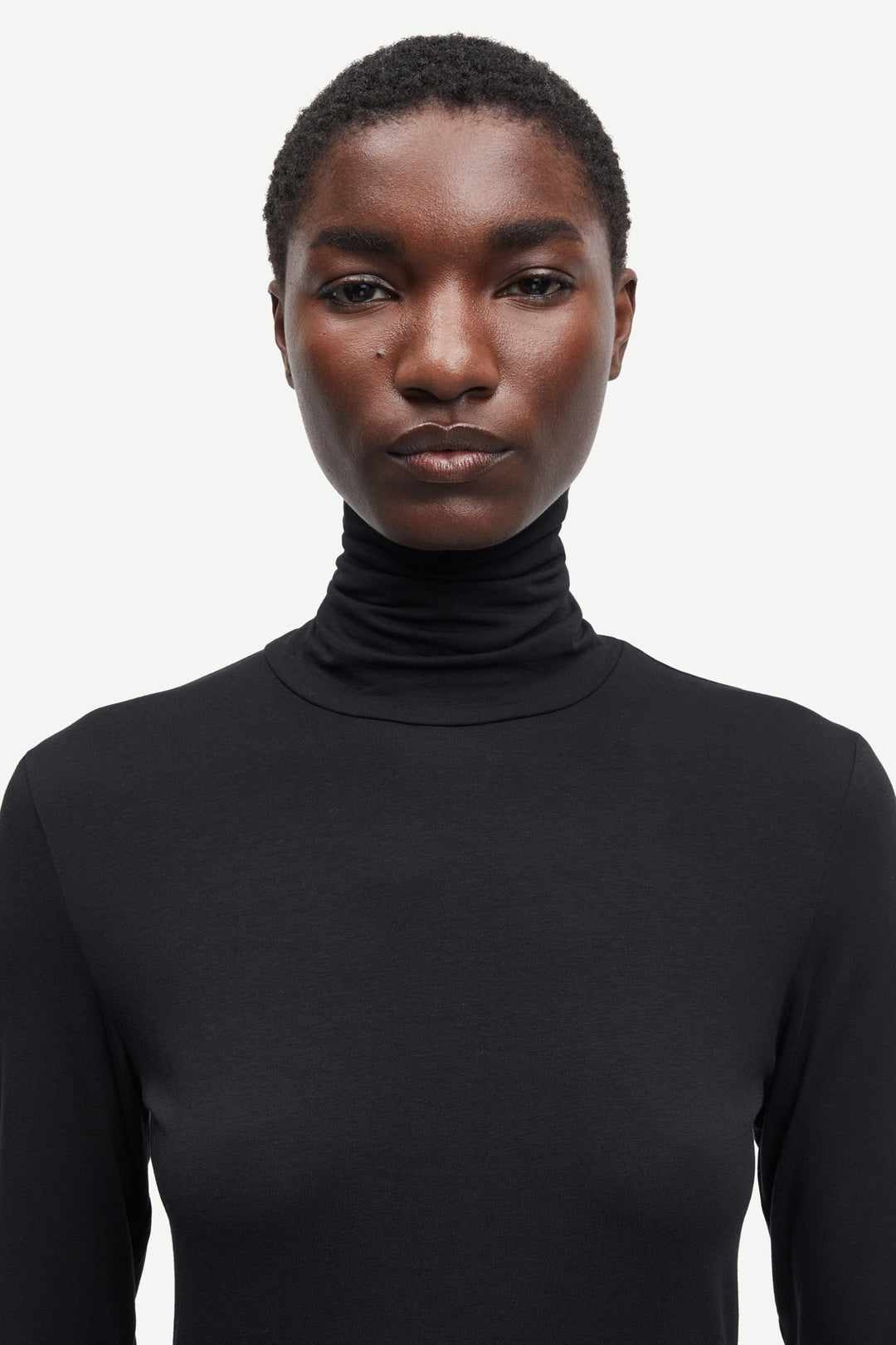 ESTER T-N Longlseeve black