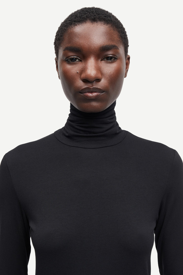 ESTER T-N Longlseeve black