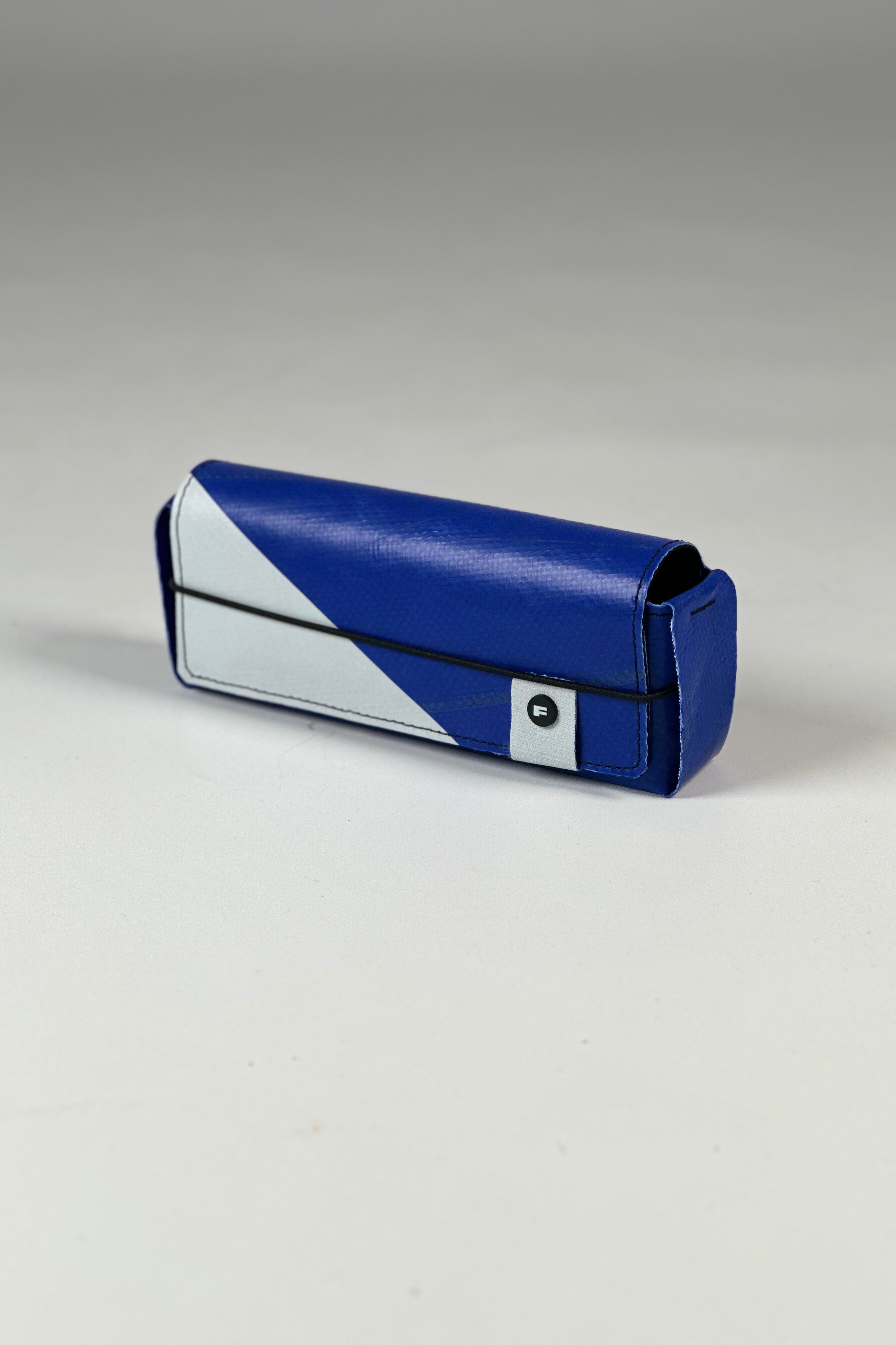 フライターグ　F532 TED Glasses Case ② FREITAG :: F532 TED :: The rugged case with flocked lining